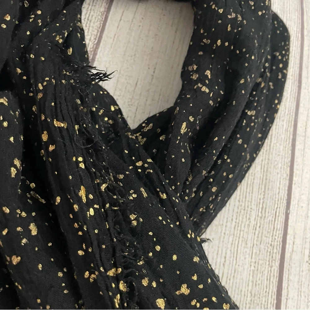 WOMEN’S Black and Gold Women's Scarf 72 x 30 Like New